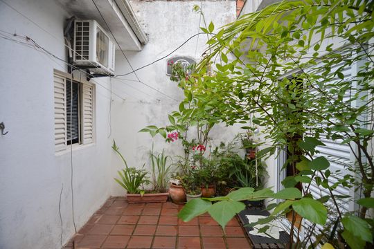 Quintal de casa à venda com 2 quartos, 99m² em Vila Guaraciaba, Santo André