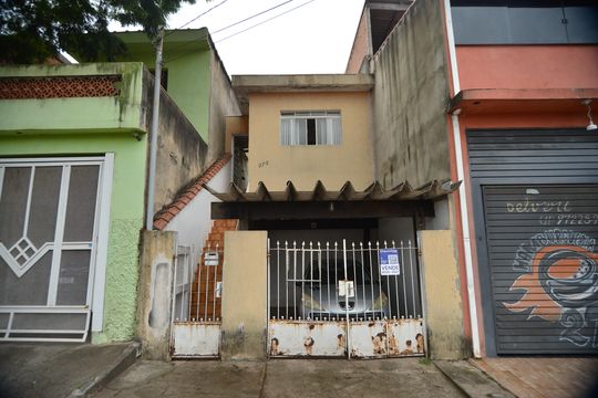 Fachada de casa à venda com 2 quartos, 99m² em Vila Guaraciaba, Santo André