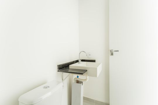 Banheiro de kitnet/studio para alugar com 1 quarto, 25m² em Vila Olímpia, São Paulo