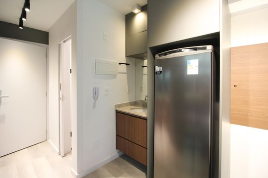 Cozinha de kitnet/studio para alugar com 1 quarto, 22m² em Moema, São Paulo