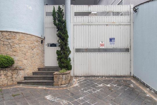 Fachada de casa à venda com 4 quartos, 450m² em Vila Albertina, São Paulo