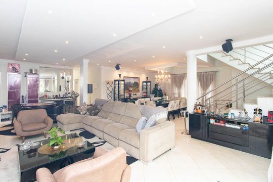 Casa à venda com 4 quartos, 450m² em Vila Albertina, São Paulo