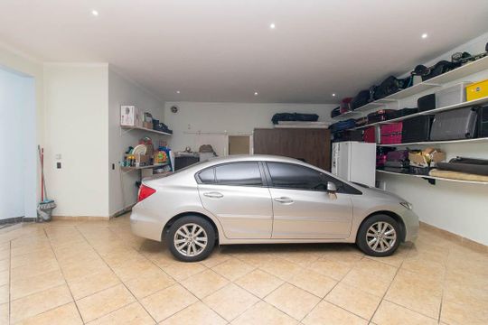 Garagem de casa à venda com 4 quartos, 450m² em Vila Albertina, São Paulo