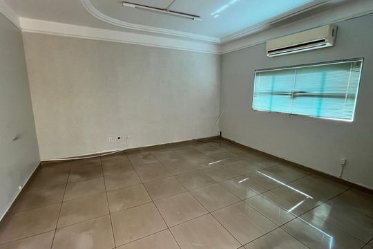 Casa para alugar com 4 quartos, 215m² em Alto Umuarama, Uberlândia