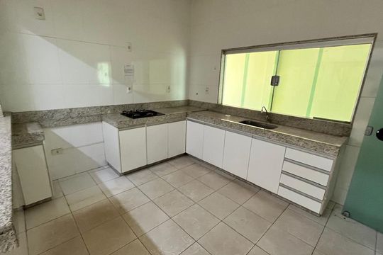 Cozinha de casa para alugar com 4 quartos, 215m² em Alto Umuarama, Uberlândia