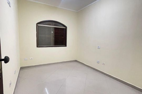 Casa à venda com 3 quartos, 145m² em Jardim Sao Roberto, Guarulhos