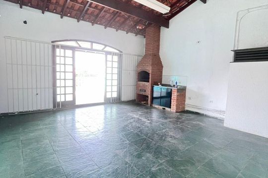 Casa à venda com 3 quartos, 145m² em Jardim Sao Roberto, Guarulhos