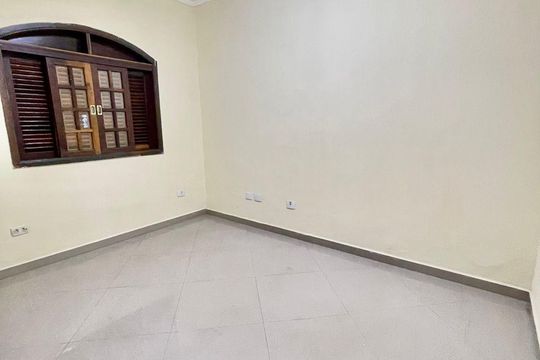 Casa à venda com 3 quartos, 145m² em Jardim Sao Roberto, Guarulhos