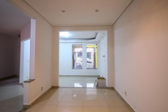 Sala de casa para alugar com 4 quartos, 140m² em Vila Prudente, São Paulo