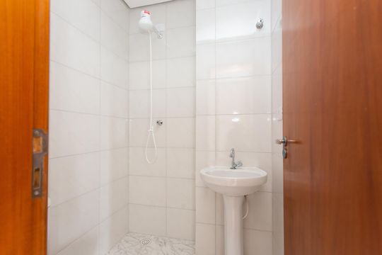 Banheiro de apartamento para alugar com 2 quartos, 37m² em Itaquera, São Paulo