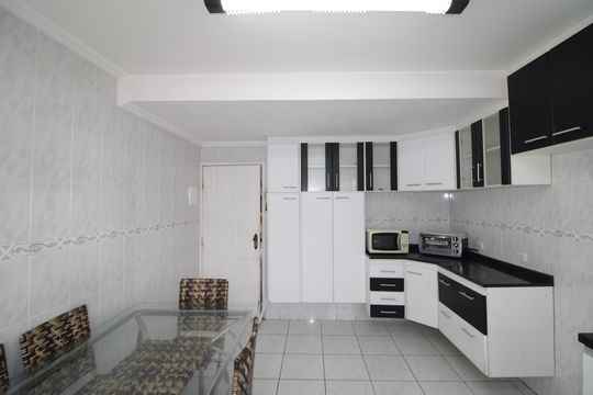 Casa à venda com 2 quartos, 118m² em Vila Santista, São Paulo