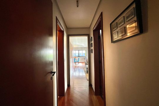 Corredor de apartamento à venda com 4 quartos, 156m² em Vila Clementino, São Paulo