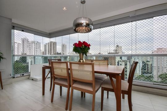 Varanda de apartamento à venda com 2 quartos, 104m² em Vila Andrade, São Paulo
