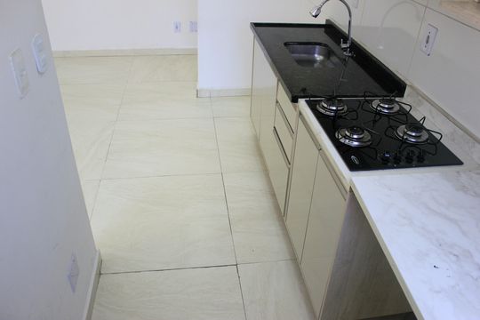 Cozinha com área de serviço  de apartamento para alugar com 2 quartos, 47m² em Jardim do Triunfo, Guarulhos