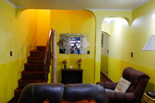 sala de casa à venda com 3 quartos, 234m² em Vila Pires, Osasco