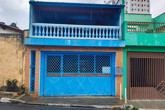 Fachada de casa à venda com 3 quartos, 234m² em Vila Pires, Osasco