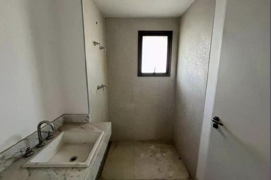 Banheiro de apartamento à venda com 3 quartos, 163m² em Vila Clementino, São Paulo
