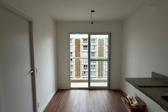 Sala/Cozinha de apartamento à venda com 1 quarto, 24m² em Vila Lageado, São Paulo