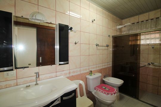 Banheiro do Quarto 1 de casa para alugar com 2 quartos, 280m² em Rio Pequeno, São Paulo