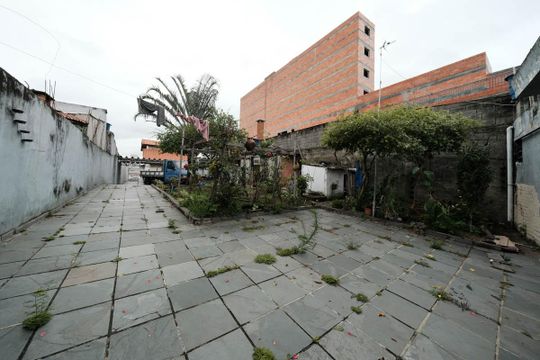 Área externa de casa para alugar com 4 quartos, 250m² em Parque Boturussu, São Paulo