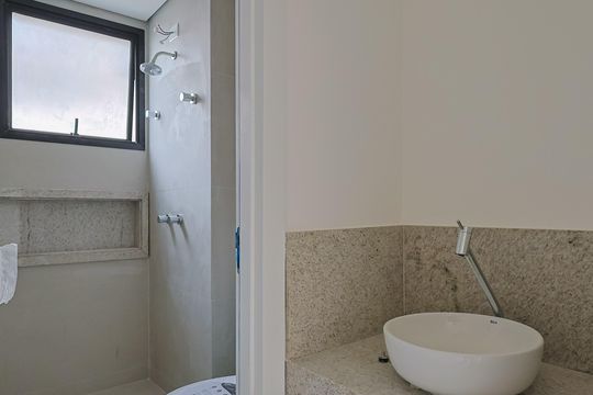 Banheiro de apartamento à venda com 3 quartos, 88m² em Cidade Nova, Belo Horizonte