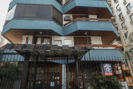 Fachada de apartamento à venda com 2 quartos, 117m² em Vila Ipiranga, Porto Alegre