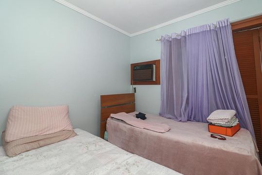 Quarto de apartamento à venda com 2 quartos, 117m² em Vila Ipiranga, Porto Alegre