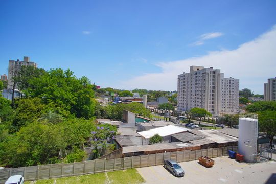Vista da Sala de apartamento para alugar com 2 quartos, 46m² em Morro Santana, Porto Alegre