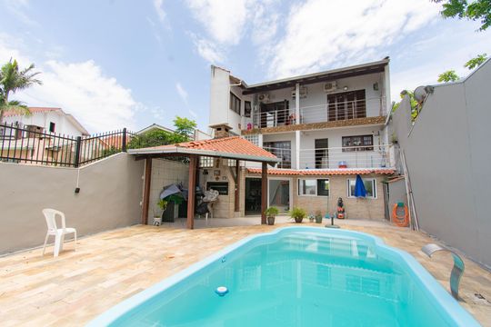 Casa à venda com 4 quartos, 200m² em Nossa Senhora das Gracas, Canoas