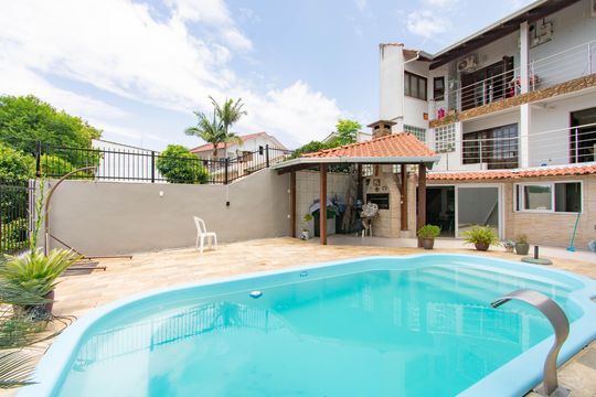 Casa à venda com 4 quartos, 200m² em Nossa Senhora das Gracas, Canoas