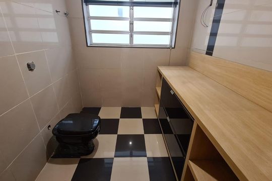 Banheiro 5 de casa para alugar com 5 quartos, 400m² em Jardim do Mar, São Bernardo do Campo