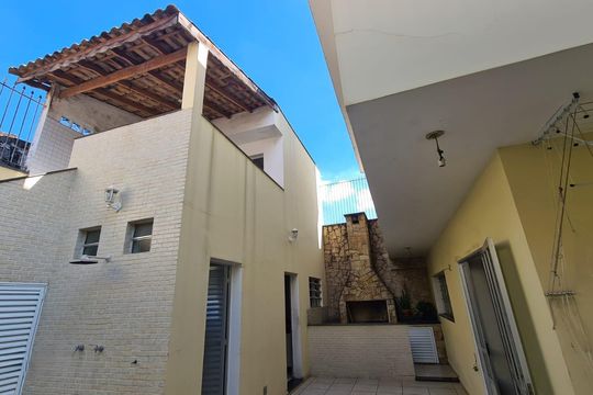 Área externa de casa para alugar com 5 quartos, 400m² em Jardim do Mar, São Bernardo do Campo