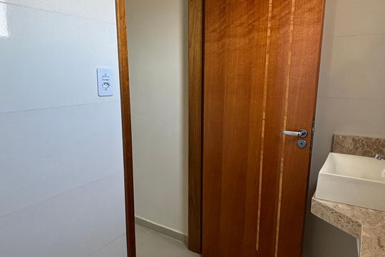 Banheiro de apartamento para alugar com 3 quartos, 90m² em Vila Mazzei, Santo André