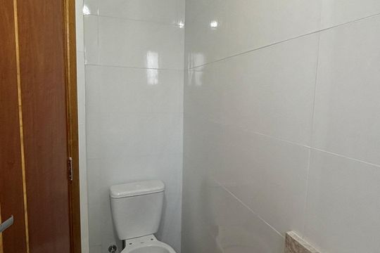 Banheiro da Suíte de apartamento para alugar com 3 quartos, 90m² em Vila Mazzei, Santo André