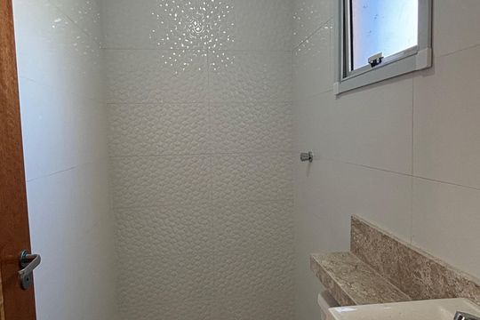 Banheiro de apartamento para alugar com 3 quartos, 90m² em Vila Mazzei, Santo André