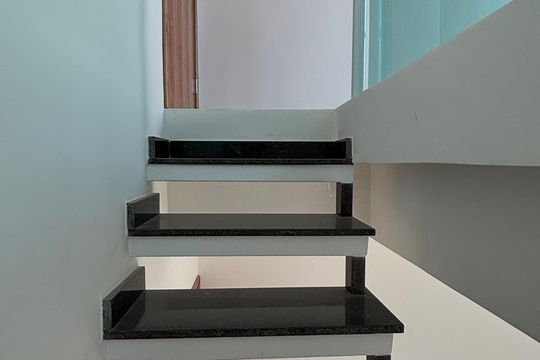 Escada de apartamento para alugar com 3 quartos, 90m² em Vila Mazzei, Santo André