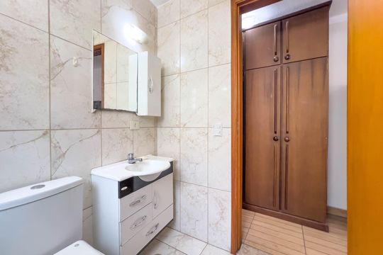 Banheiro de casa de condomínio para alugar com 1 quarto, 50m² em Vila São José, São Paulo