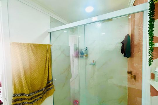 Banheiro de apartamento para alugar com 2 quartos, 44m² em Vila Itapegica, Guarulhos