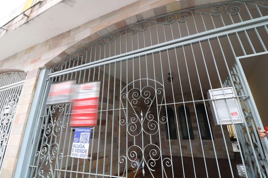 Fachada de casa à venda com 3 quartos, 247m² em Vila Santa Clara, São Paulo