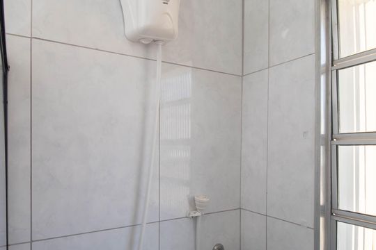 Banheiro da Suíte de casa à venda com 3 quartos, 100m² em Parada Inglesa, São Paulo