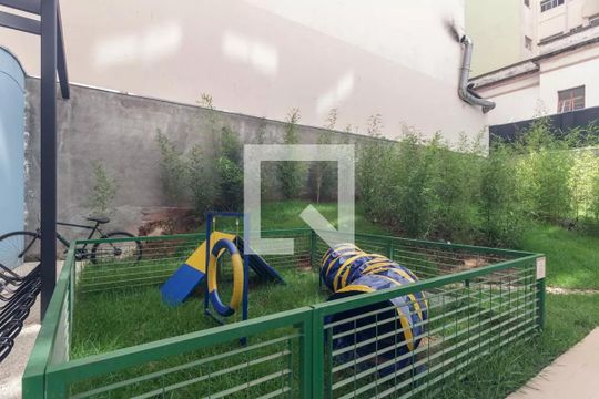 Espaço Pet de kitnet/studio para alugar com 1 quarto, 25m² em Campos Elíseos, São Paulo