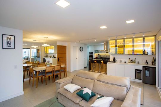 Sala de apartamento à venda com 3 quartos, 130m² em Jardim Elisa, Diadema