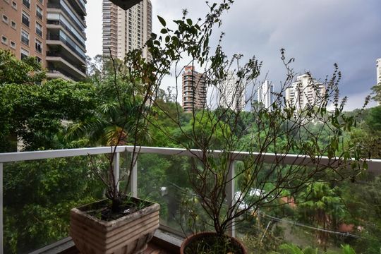 Varanda da Suíte  de apartamento para alugar com 3 quartos, 296m² em Jardim Fonte do Morumbi, São Paulo