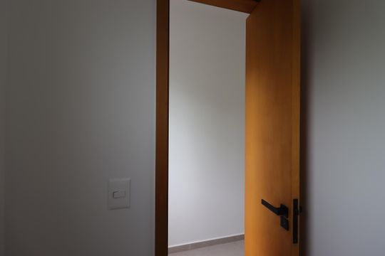 Banheiro da Suíte de apartamento para alugar com 2 quartos, 54m² em Parque Sao Vicente, Santo André