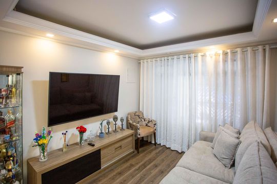 Sala de casa para alugar com 4 quartos, 226m² em Taboão, Diadema