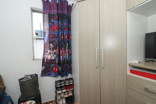 Quarto de apartamento à venda com 2 quartos, 50m² em Rubem Berta, Porto Alegre