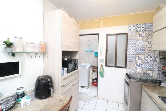 Cozinha 2 de casa à venda com 6 quartos, 180m² em Jardim Guanabara, Rio de Janeiro