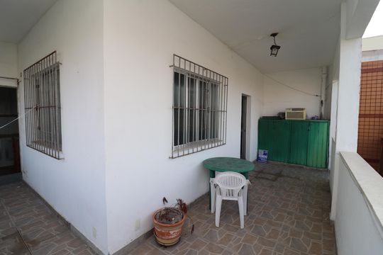 Varanda de casa à venda com 6 quartos, 180m² em Jardim Guanabara, Rio de Janeiro