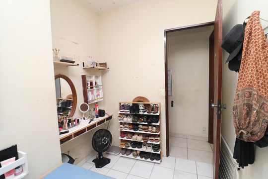 Quarto 5 de casa à venda com 6 quartos, 180m² em Jardim Guanabara, Rio de Janeiro
