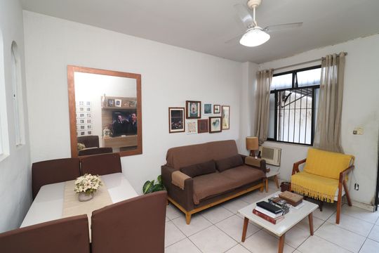 Sala 2 de casa à venda com 6 quartos, 180m² em Jardim Guanabara, Rio de Janeiro